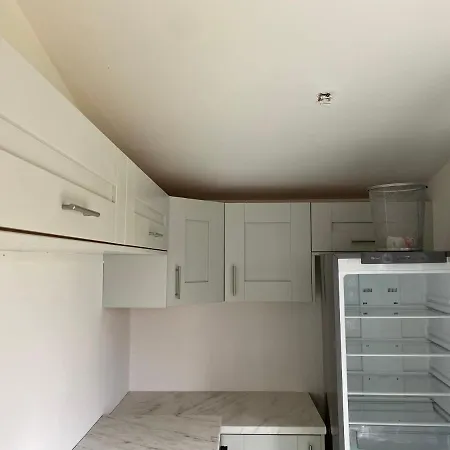 Blue Bell Apartment *