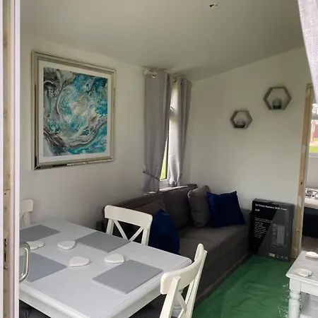 Blue Bell Apartment *