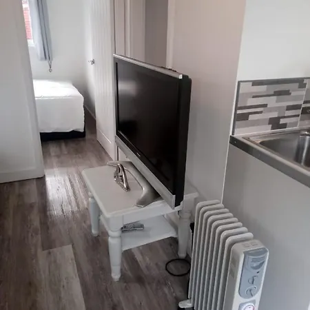 Blue Bell Apartment *